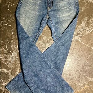 GAP Women's Flare Jeans in Med Blue. Women’s size 6 Reg